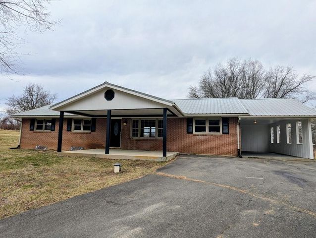 8203 Floyd Pike, Dugspur, VA 24325