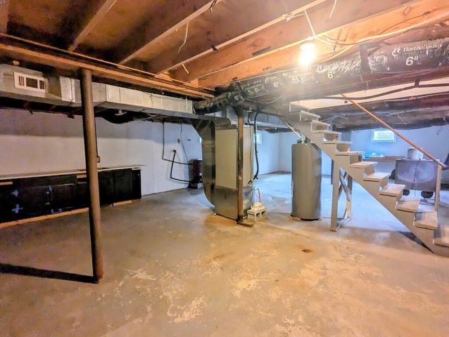 8203 Floyd Pike, Dugspur, VA 24325