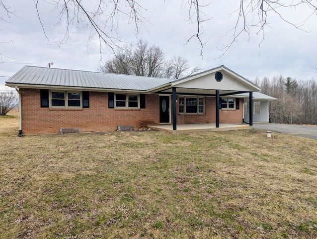 8203 Floyd Pike, Dugspur, VA 24325