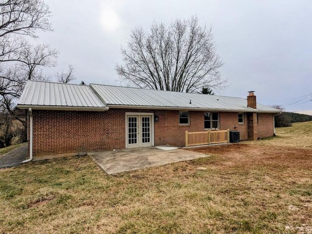 8203 Floyd Pike, Dugspur, VA 24325