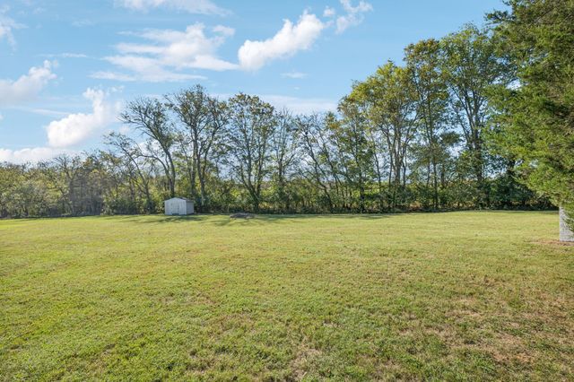 1000 Pruitt Ln, Gallatin, TN 37066