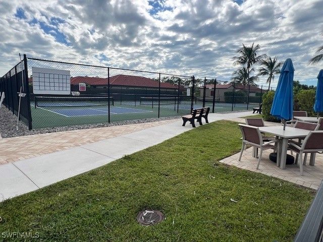 1367 E Artesia DR, Naples, FL 34113