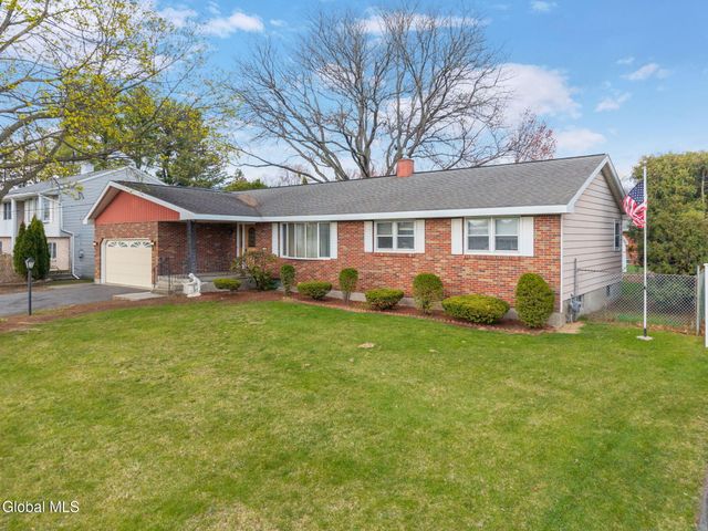 14 Ledgewood Drive, Colonie, NY 12205