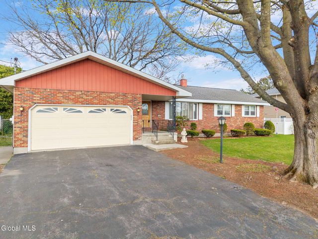 14 Ledgewood Drive, Colonie, NY 12205