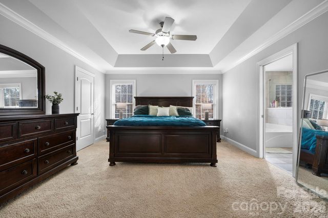 1158 Waterford Drive, Hickory, NC 28602