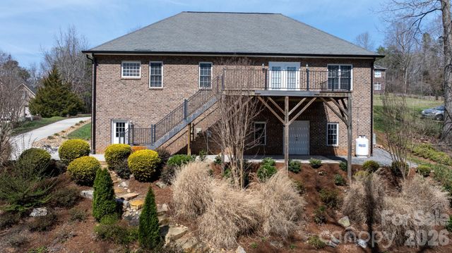1158 Waterford Drive, Hickory, NC 28602