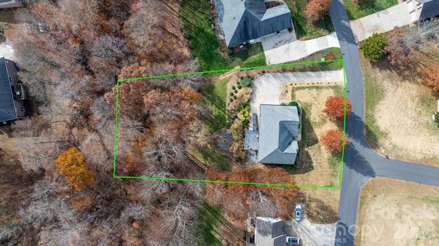 1158 Waterford Drive, Hickory, NC 28602