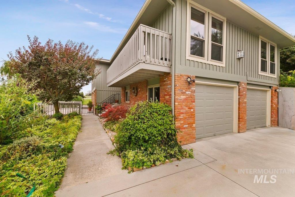 2125 W Aspen Cove Drive, Meridian, ID 83642