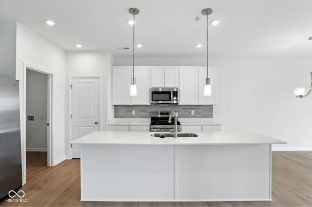 2017 Frost Line Lane, Greenfield, IN 46140