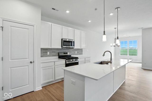 2017 Frost Line Lane, Greenfield, IN 46140