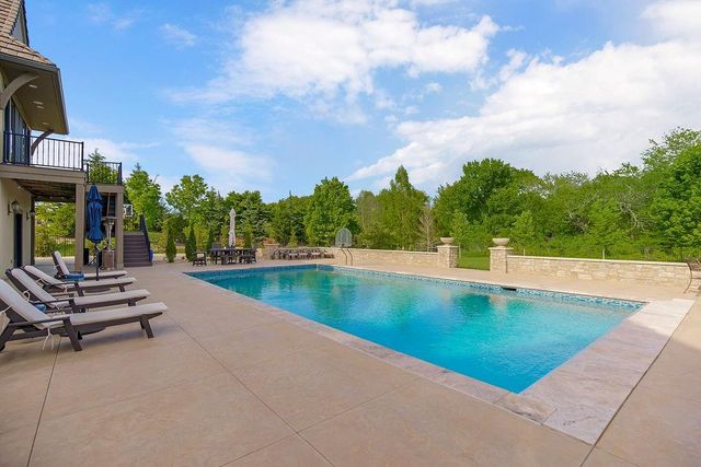 15905 Cody Street, Overland Park, KS 66221