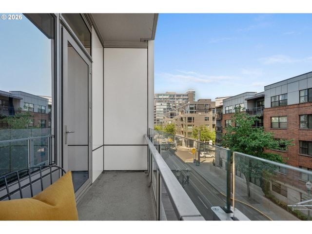 1001 Nw LOVEJOY St 301, Portland, OR 97209