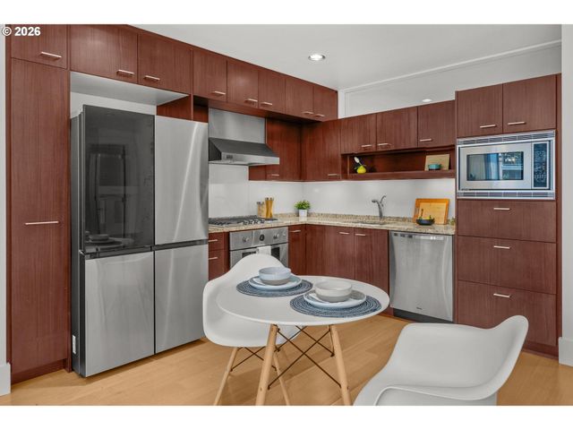 1001 Nw LOVEJOY St 301, Portland, OR 97209