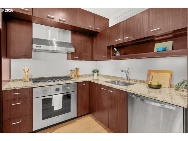 1001 Nw LOVEJOY St 301, Portland, OR 97209