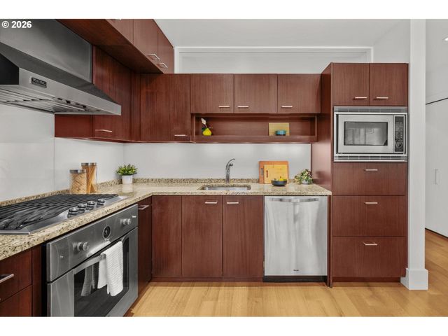 1001 Nw LOVEJOY St 301, Portland, OR 97209