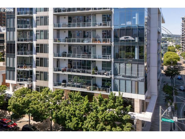 1001 Nw LOVEJOY St 301, Portland, OR 97209