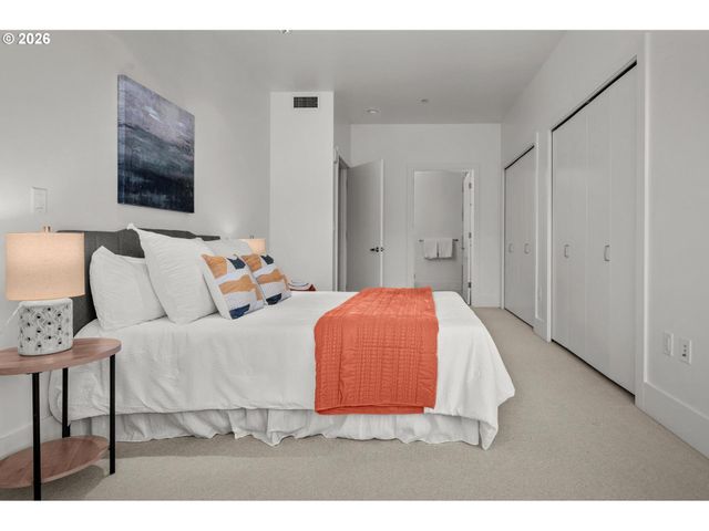 1001 Nw LOVEJOY St 301, Portland, OR 97209