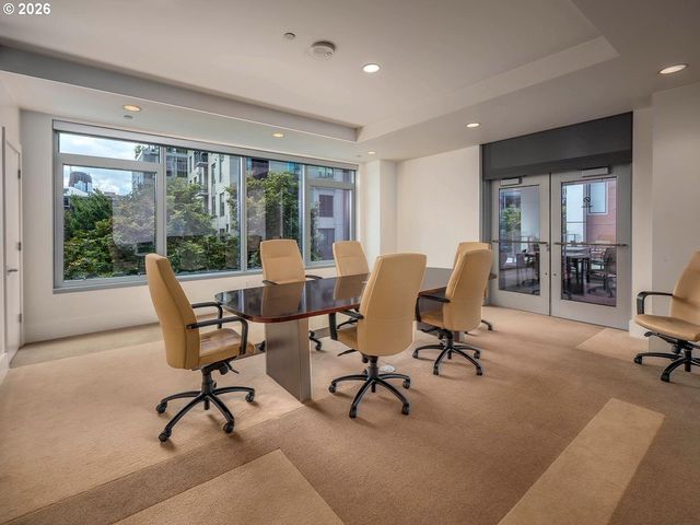 1001 Nw LOVEJOY St 301, Portland, OR 97209