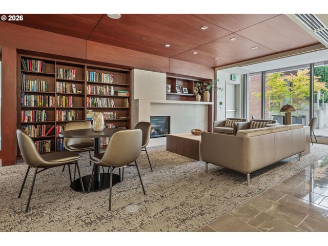 1001 Nw LOVEJOY St 301, Portland, OR 97209
