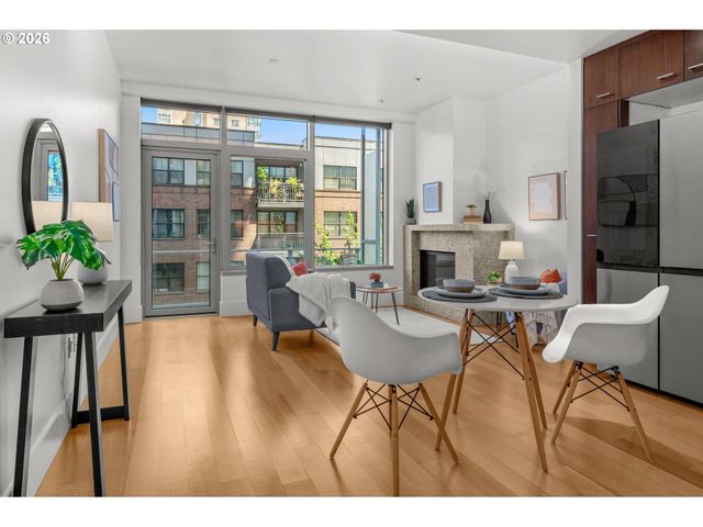 1001 Nw LOVEJOY St 301, Portland, OR 97209