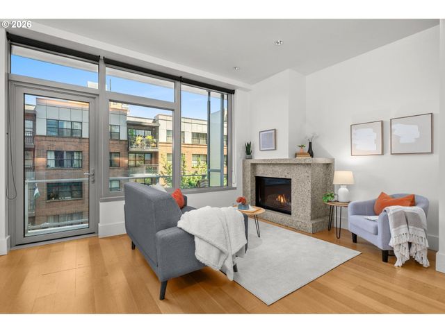 1001 Nw LOVEJOY St 301, Portland, OR 97209