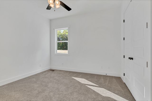 1000 Hogans Branch Rd, Hendersonville, TN 37075