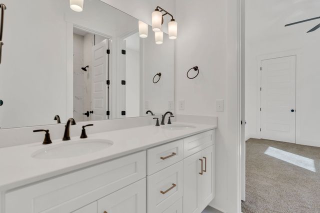 1000 Hogans Branch Rd, Hendersonville, TN 37075