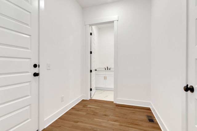 1000 Hogans Branch Rd, Hendersonville, TN 37075