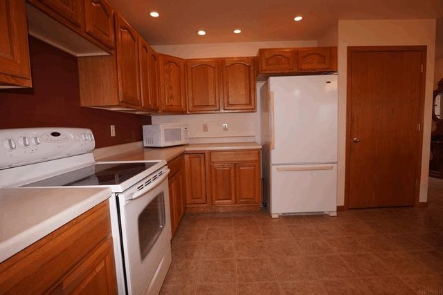 301 Meadow Lane, Charles City, IA 50616