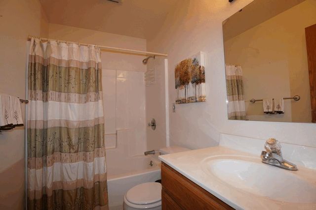 301 Meadow Lane, Charles City, IA 50616
