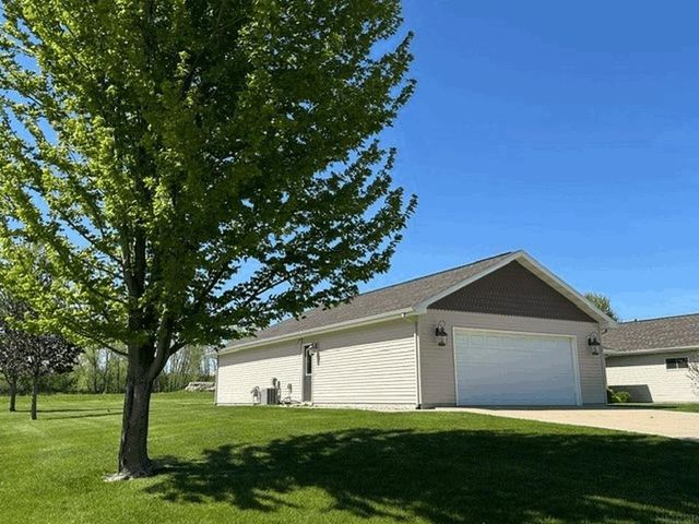 301 Meadow Lane, Charles City, IA 50616
