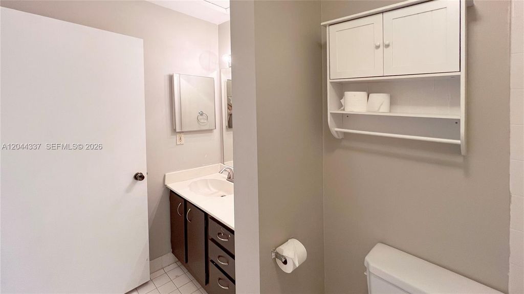 Image 14 of property listing at 757 NW 92nd Ave 757, Plantation, FL 33324