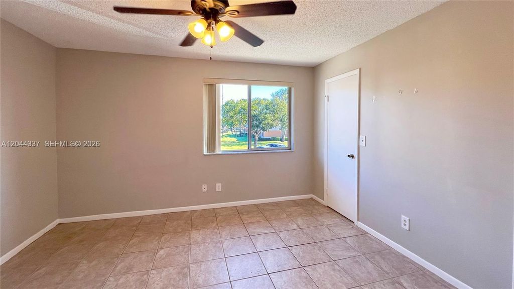 Image 18 of property listing at 757 NW 92nd Ave 757, Plantation, FL 33324