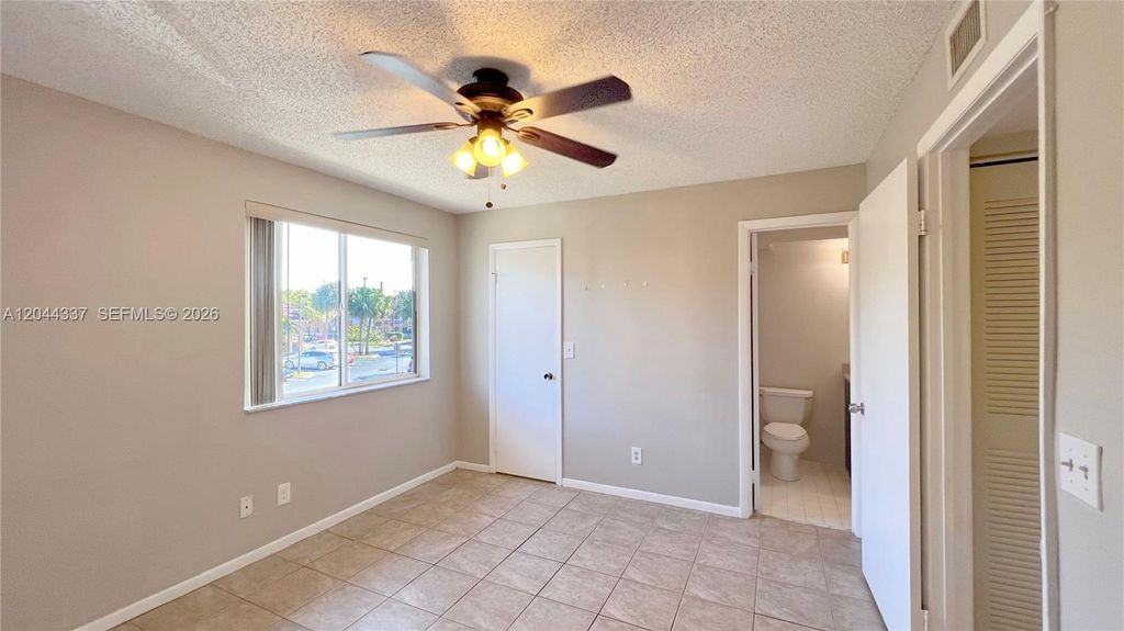 Image 19 of property listing at 757 NW 92nd Ave 757, Plantation, FL 33324