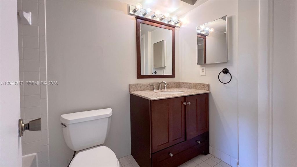 Image 20 of property listing at 757 NW 92nd Ave 757, Plantation, FL 33324