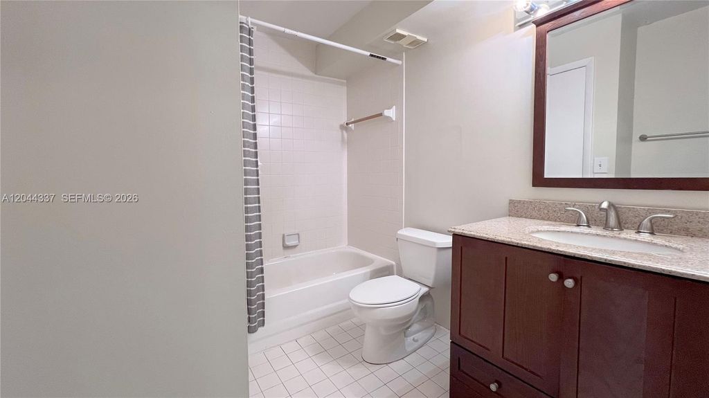 Image 21 of property listing at 757 NW 92nd Ave 757, Plantation, FL 33324