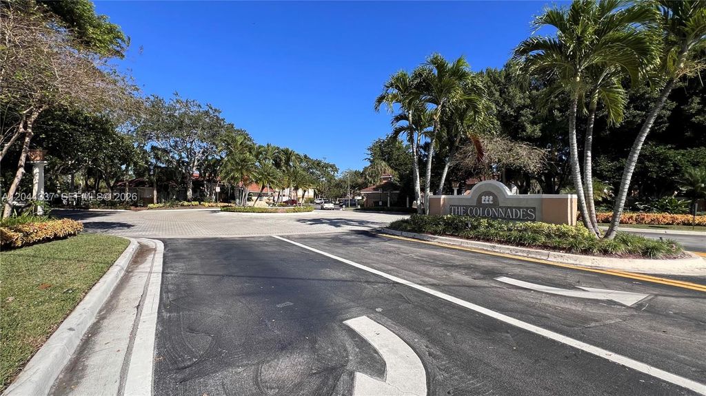 Image 24 of property listing at 757 NW 92nd Ave 757, Plantation, FL 33324