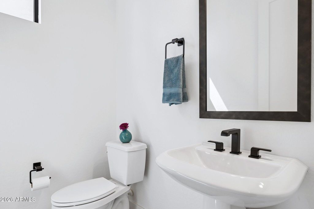 Image 27 of property listing at 9708 S 7TH Place, Phoenix, AZ 85042