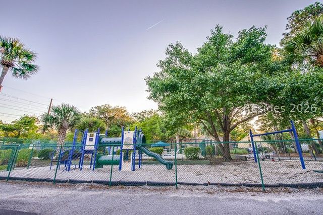 35 Wee Road 35, Hilton Head Island, SC 29926