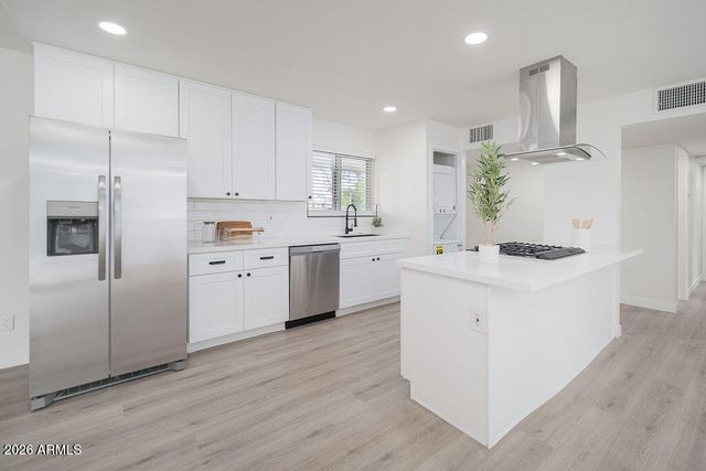 4653 E ALMERIA Road, Phoenix, AZ 85008