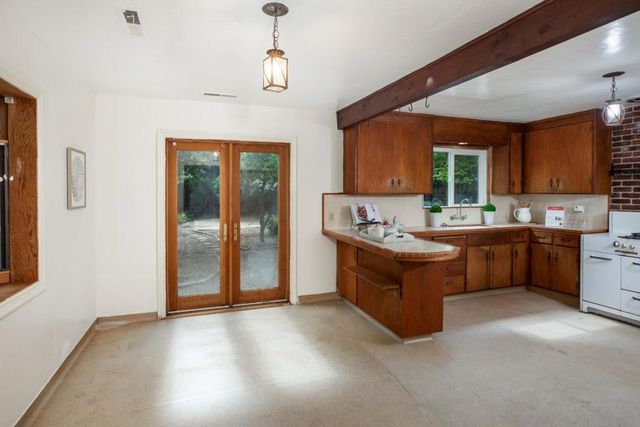 2027 Carol Avenue, Mountain View, CA 94040