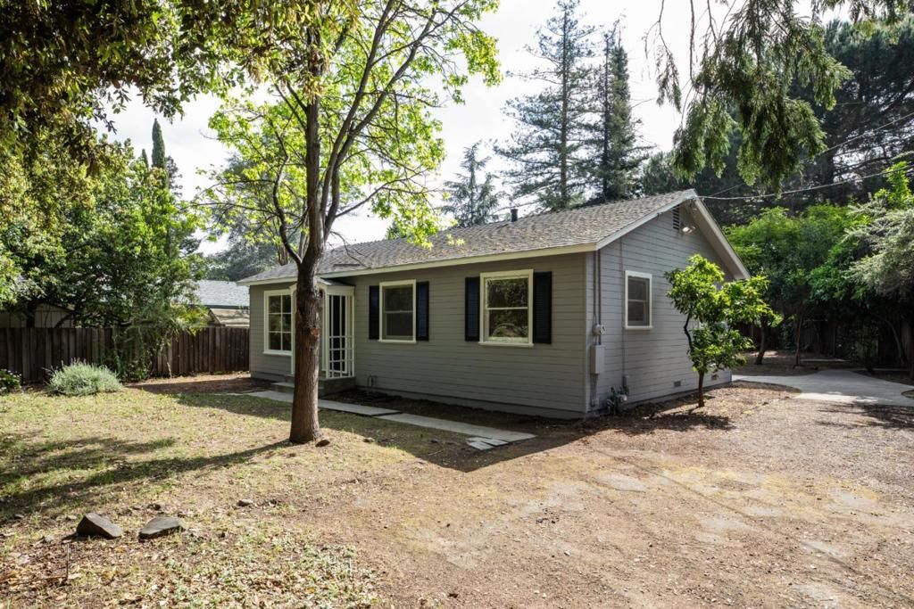 Image 1 of property listing at 2027 Carol Avenue, Mountain View, CA 94040