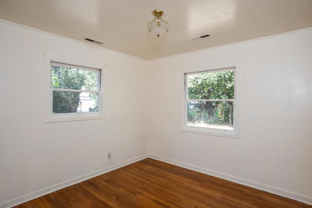 Image 12 of property listing at 2027 Carol Avenue, Mountain View, CA 94040