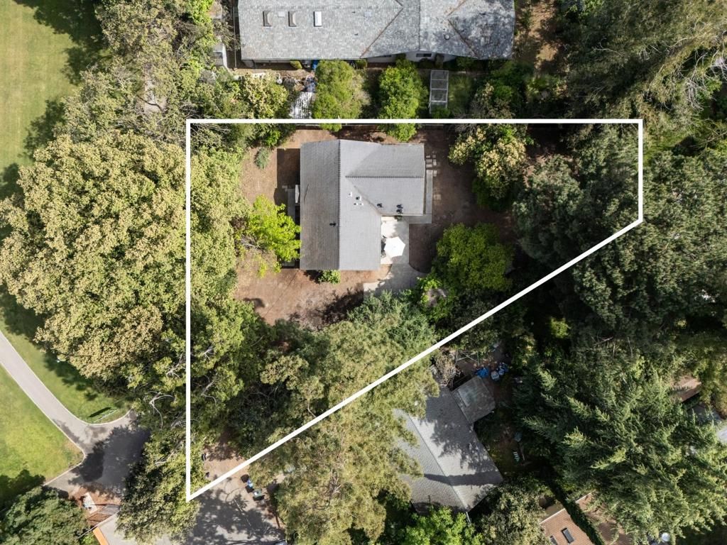 Image 19 of property listing at 2027 Carol Avenue, Mountain View, CA 94040