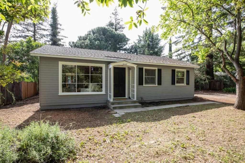 Image 2 of property listing at 2027 Carol Avenue, Mountain View, CA 94040