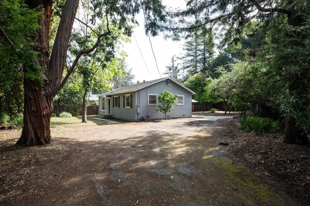 Image 20 of property listing at 2027 Carol Avenue, Mountain View, CA 94040