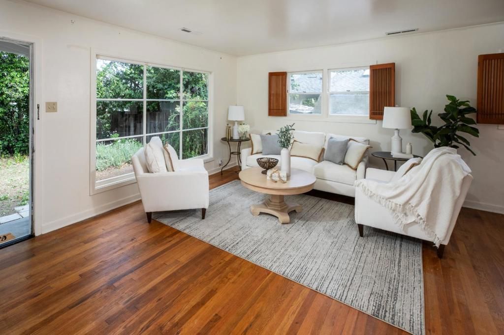 Image 5 of property listing at 2027 Carol Avenue, Mountain View, CA 94040