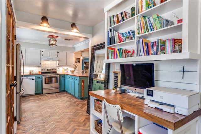 240 Smith Street, Burleson, TX 76028