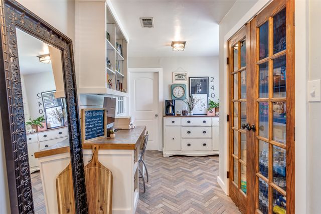 240 Smith Street, Burleson, TX 76028