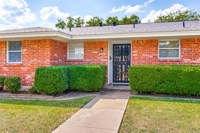240 Smith Street, Burleson, TX 76028
